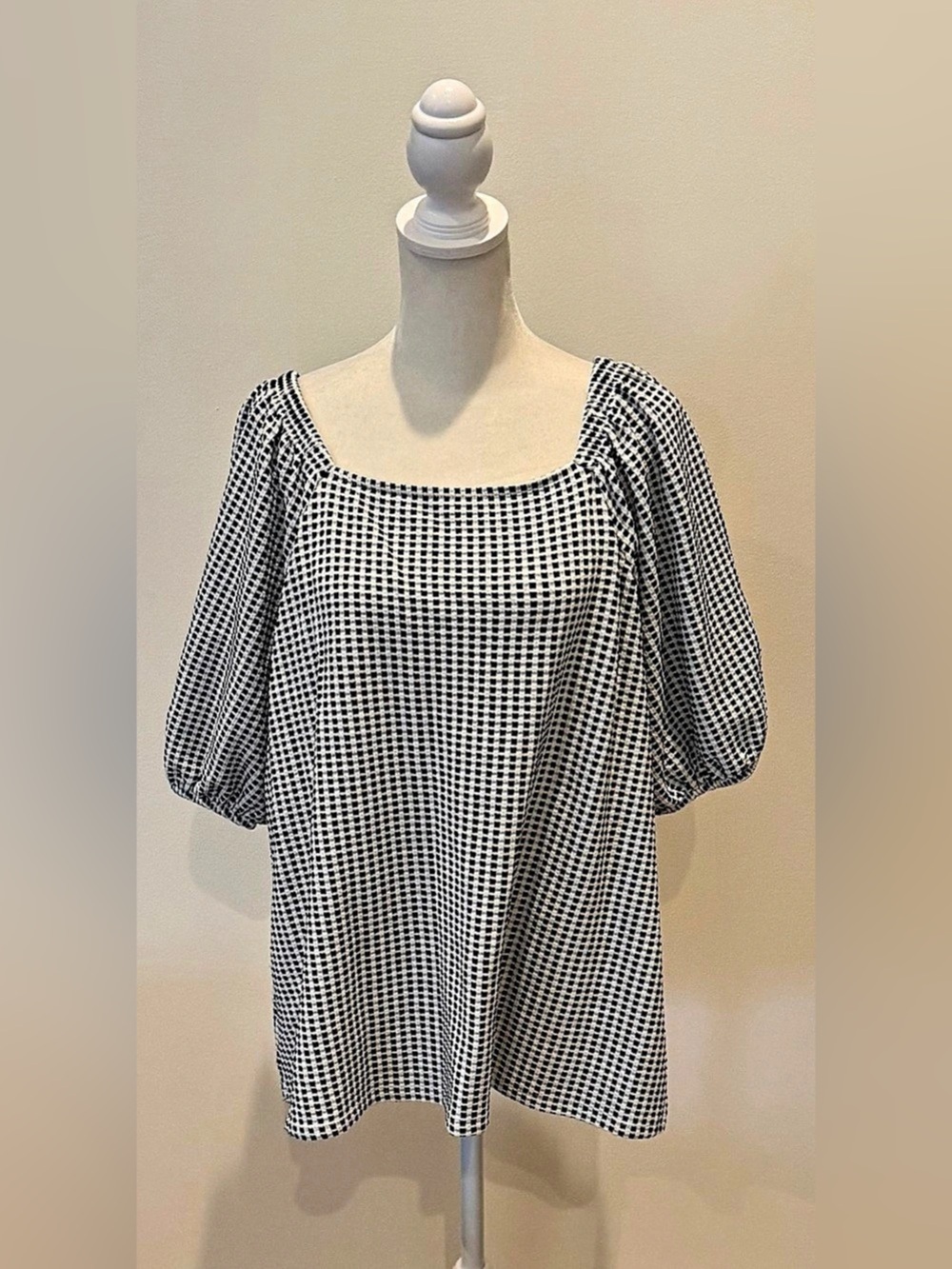 AVA & VIV Geometric Tunic in Black & White Size 1X Like New